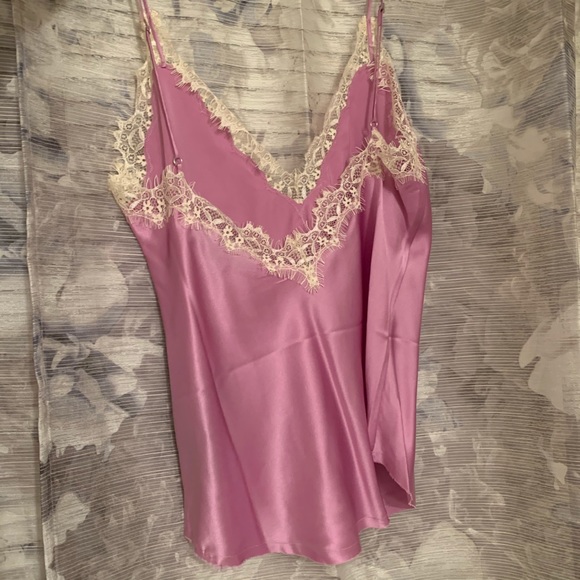 Kendall and Kylie Silk cami tank - Picture 3 of 4